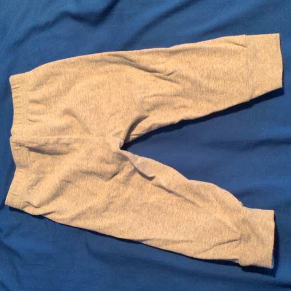 6 pairs of boys pants - Picture 3 of 16